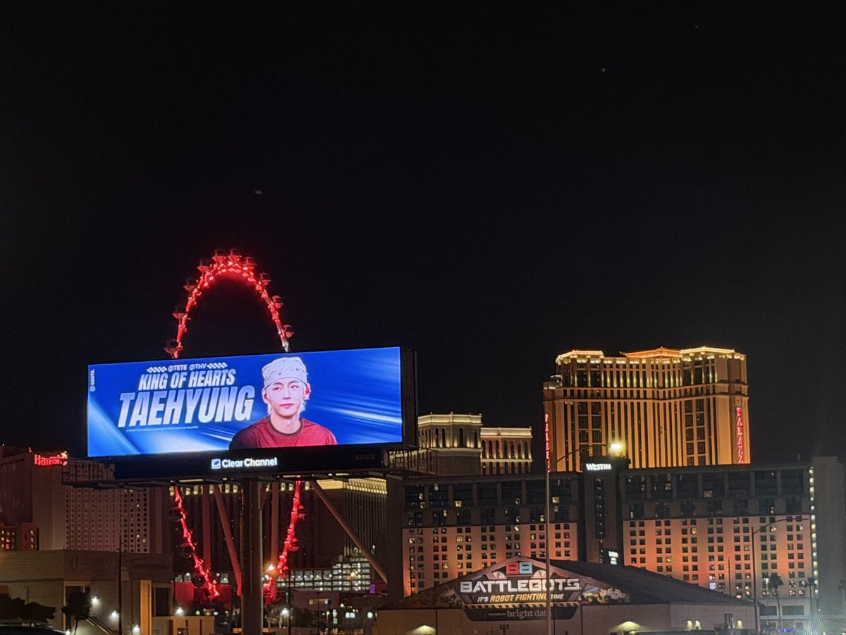 travelwithTaeby's tweet photo. Red Bull, McLaren MP4-4, and Lotus billboards tonight. 

VEGAS V NO CHILL
VIVA LAS TAEHYUNG
#V_WORLDTOUR_ARIRANG_VEGAS_D3 #TAEHYUNG_WORLDTOUR_ARIRANG https://t.co/CuqDHehQTF