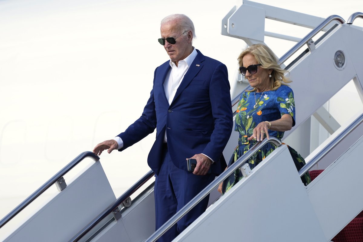 WGNMorningNews's tweet photo. Former first lady Jill Biden says in a new interview she believed that her husband was “having a stroke” during his famously poor performance in the 2024 CNN debate against President Trump. 

Read more: https://t.co/8UB73Xxh0b https://t.co/Hp4fvhZL3Q