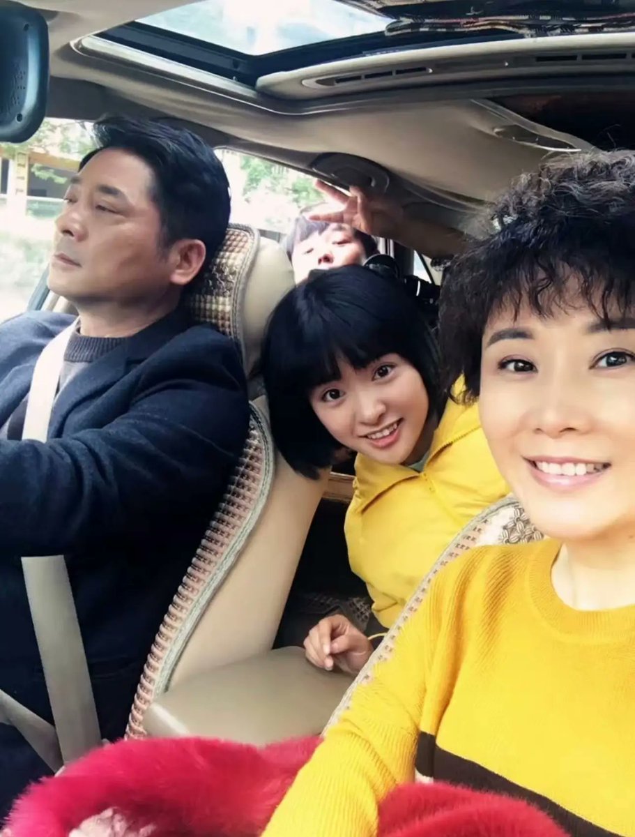 layar_hijau's tweet photo. Buntut kontroversi "The Inn 2026", pemeran orang tua #ShenYue di drama #alovesobeautiful, Huang Ting dan Du Heqian, pasang badan beri dukungan hangat untuk sang aktris di tengah kritik netizen. Cek kronologinya di kolom komentar! 👇 https://t.co/7HVdaNxSUZ