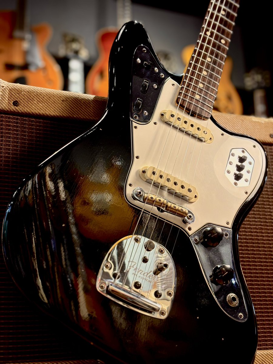 MIKI_SMALLS's tweet photo. 【FENDER CUSTOM SHOP】

1962 Jaguar JRN / 2021

近日公開予定です。

 #mikigakki #smalls https://t.co/ujyvJk7RKK