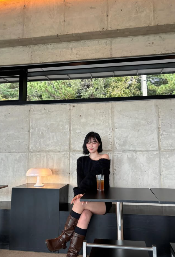 James___Ben's tweet photo. 카메라 앞은 넘 부끄러 https://t.co/CMVFu9iZ1G