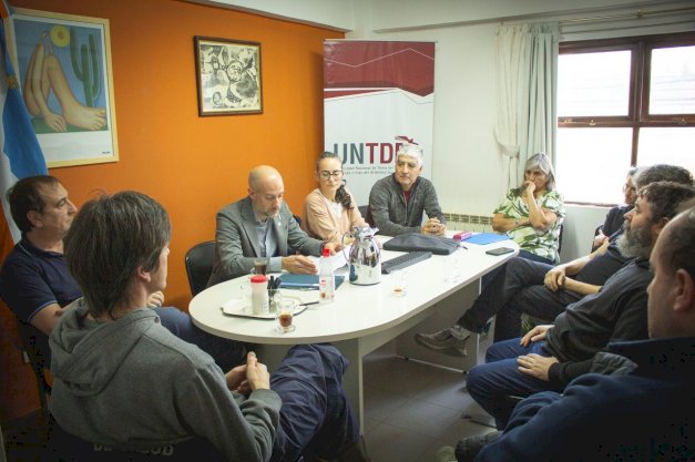 CriticaSur's tweet photo. “Tierra del Fuego es un lugar seguro”: informe de la @UNTDF descarta circulación de hantavirus. https://t.co/FPHS4AmX27 https://t.co/CxmlgI6Bk0