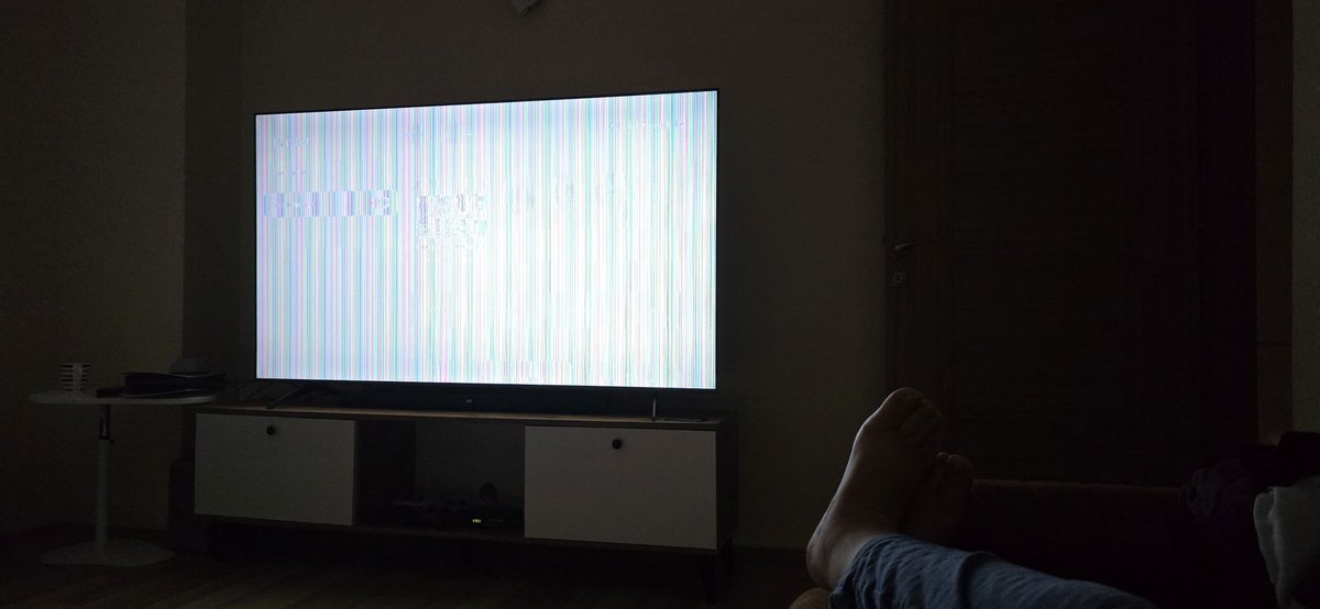 merteness's tweet photo. @TCLElectronicTR 26.05.2026 tarihinde aldığım evime kurulan TCL 75P89K model cihazım 3. Gününde verdiği arıza markanın reklamlarına ve kalitesine güvenerek aldım sonuç hüsran @SikayetvarCom @TCL_Europe @TCL_Global https://t.co/YVbuDDbxK3