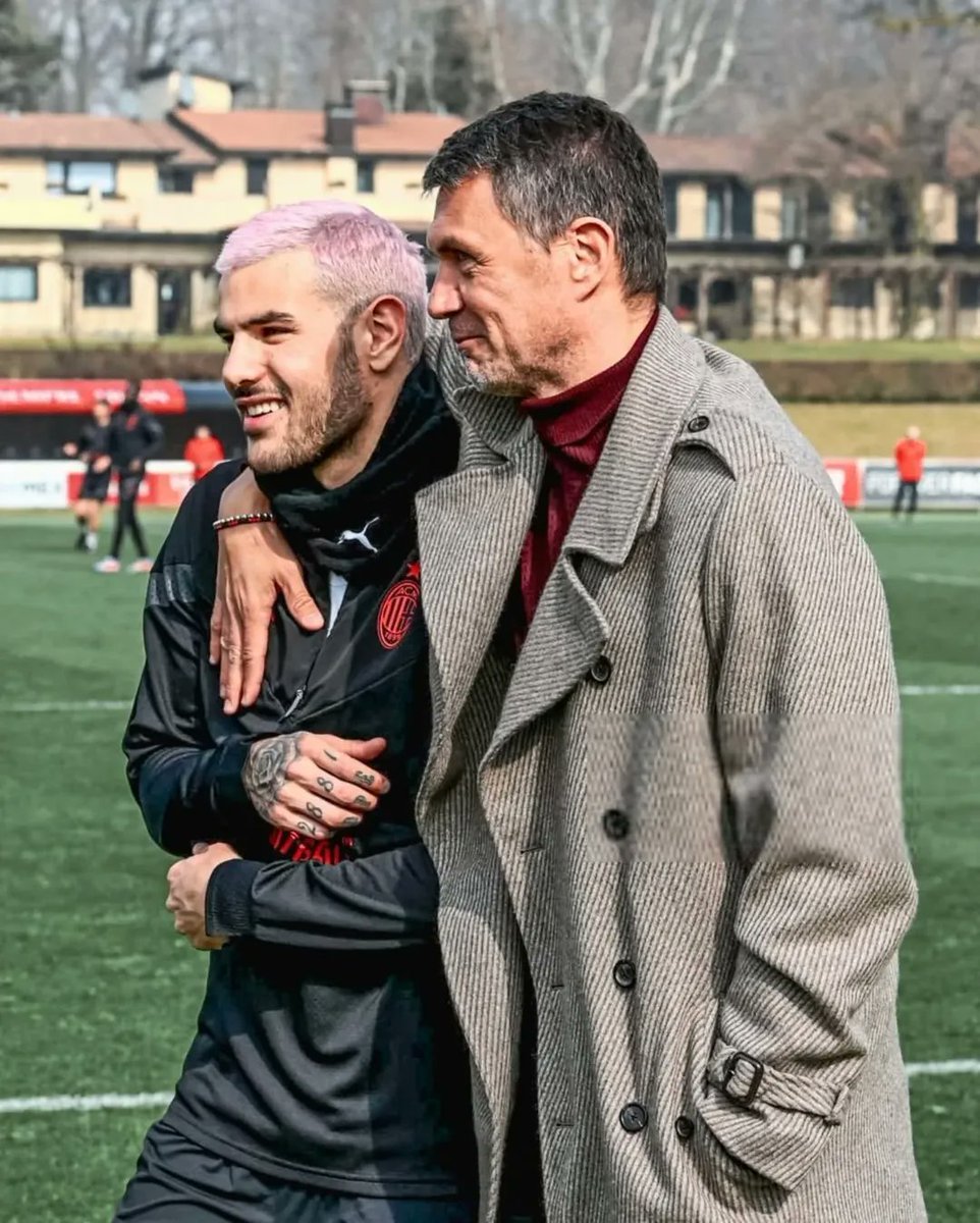 SempreMilanCom's tweet photo. 🎞 A throwback to better times.

🤔 How much do #ACMilan miss Paolo Maldini? https://t.co/3oJY04WNzT