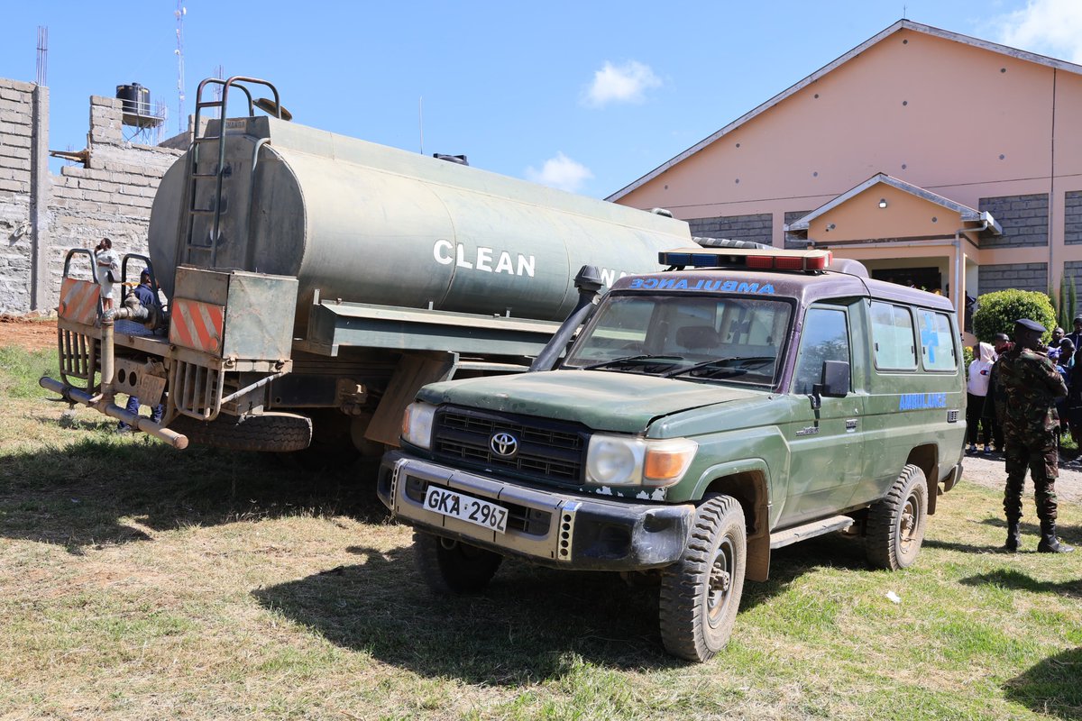 PoliceKE's tweet photo. Police emergency response teams comprising officers from the Directorate of Criminal Investigations (DCI), National Disaster Management Unit (NDMU) and the Medical Unit are on the ground attending to the situation. https://t.co/01lj3nRliN