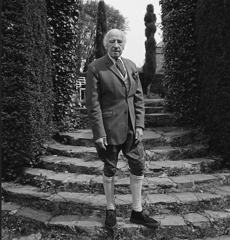 WiciCymru's tweet photo. Ganwyd y pensaer 🏴󠁧󠁢󠁷󠁬󠁳󠁿 Cymreig Clough Williams-Ellis, cynllunydd Portmeirion #aydh yn 1883 (143 mlynedd yn ôl). 
https://t.co/vG8Ev1T5pA

🏴󠁧󠁢󠁷󠁬󠁳󠁿  Welsh Architect Clough Williams-Ellis, designer of @Portmeirion was born on this day in 1883 (143 yrs ago).

📷 Geoff Charles via @LLGCymru https://t.co/AotNpgGCYn