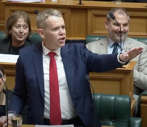 bobmccoskrienz's tweet photo. Is this a left handed Nazi salute?!!? 

I can hardly breathe…… 😳 https://t.co/QCwiVPk3ql