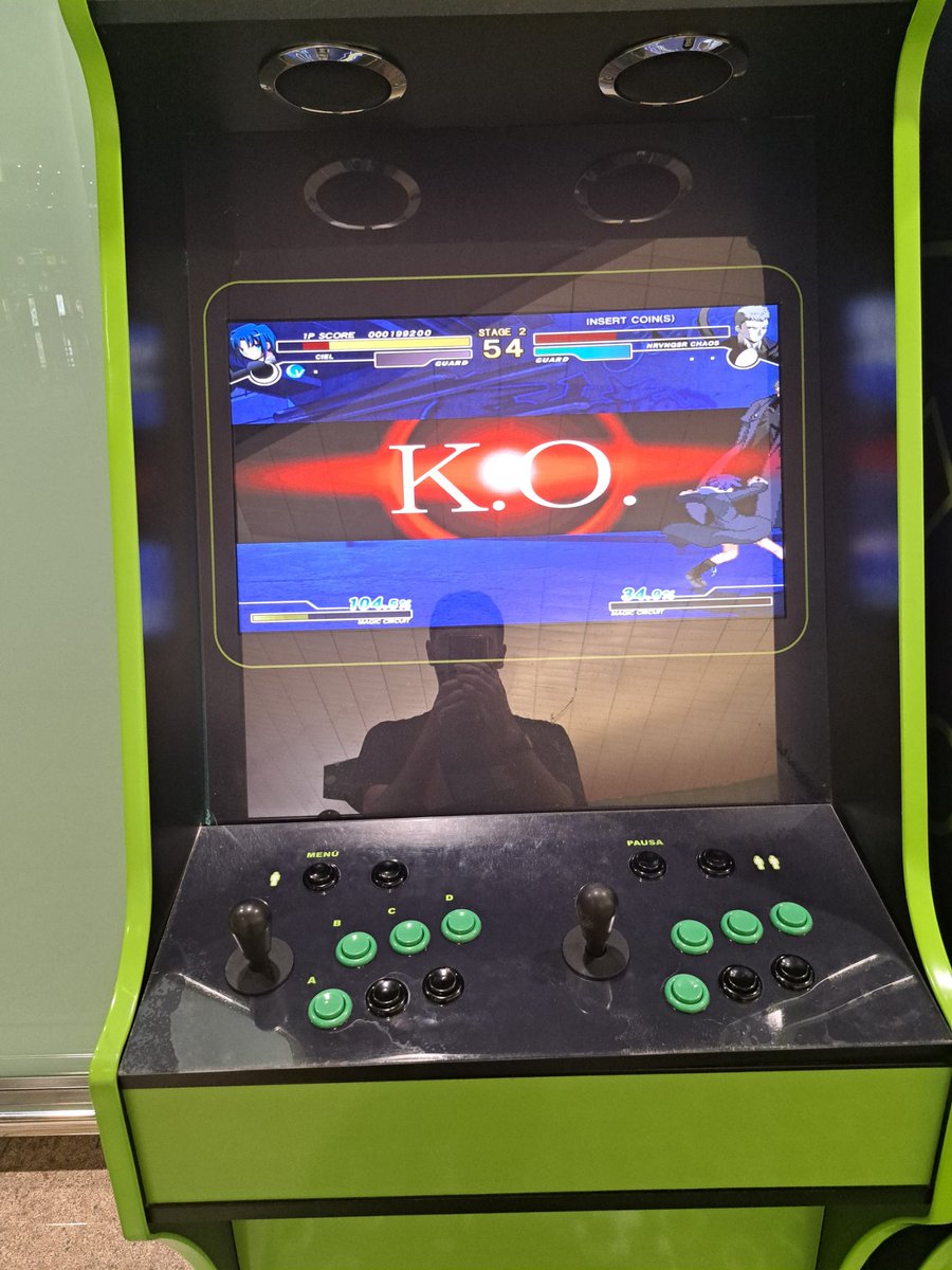 atomoDelFinal's tweet photo. YOU CAN PLAY MELTY BLOOD AT MY CITY'S AIRPORT #MeltyBlood https://t.co/uLKwcoVILL