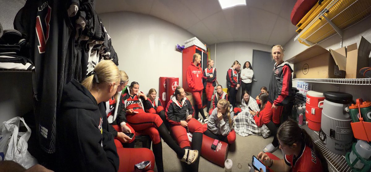 LUSOFTBALL1's tweet photo. 🦁🥎🚨 — We may have forgotten to tell you we were playing in a Regional Semifinal game today. We will blame it on the🌪️ warning and shelter-in-place we had to do! But we did play and we did bring a W home!

Go Lions!! 🦁🥎

#team50
#emptythebucket
#attitudeandeffort https://t.co/r6fuTDJIVg