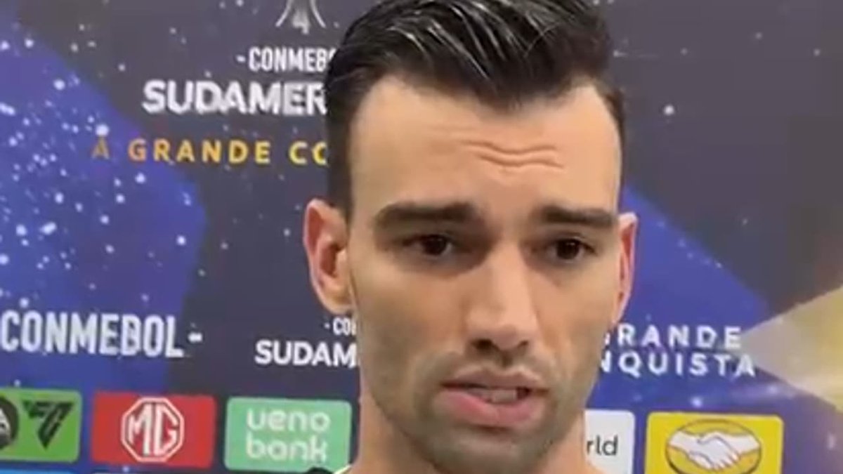 lance_vasco's tweet photo. Jogadores do Vasco revelam bastidores de semana turbulenta após sequência de derrotas https://t.co/FE2HgP3kla https://t.co/OHgNVz73R6