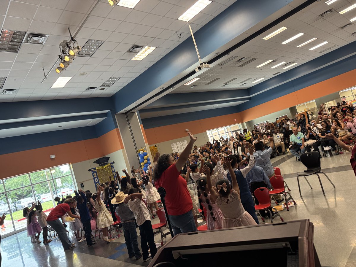 NLPerez3's tweet photo. Itโs that time of the year again! We are beginning our End-of-Year ceremonies as we celebrate the many successes and accomplishments of our scholars at @Almeda_Elem. A special thank you to our kindergarten team for making this school memorable one! #ReadyForFirstGrade ๐งโ๐ https://t.co/pbezzwrxJD