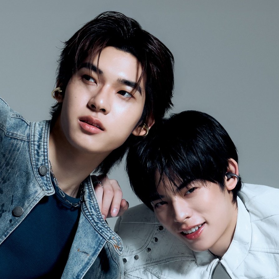 dearpttp's tweet photo. they look so good omg... also whoever styled teetee for all the OPPO content... you deserve a kiss on your forehead because tee looks so hot wth https://t.co/qtSc1qTH6K