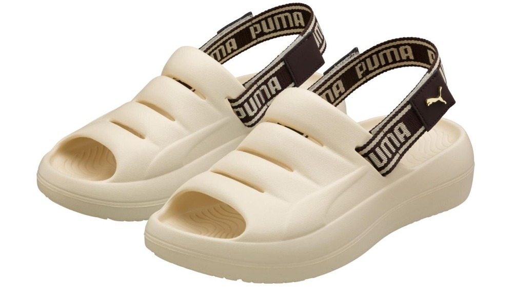 SN_Times's tweet photo. SnowMan × PUMA

PUMA の新作サンダル、
#SnowMan の雰囲気に似合いすぎる。
本当にデザインが最高

Snow Man メンバーが履くと、
新しい #PUMA サンダルがさらに映える

推し活にもぴったり

推しとおそろいを楽しもう

▼PUMA(プーマ) Store
https://t.co/fbZOc97QPa

#YOURDIRECTION
#プーマ https://t.co/THXun1HdS8