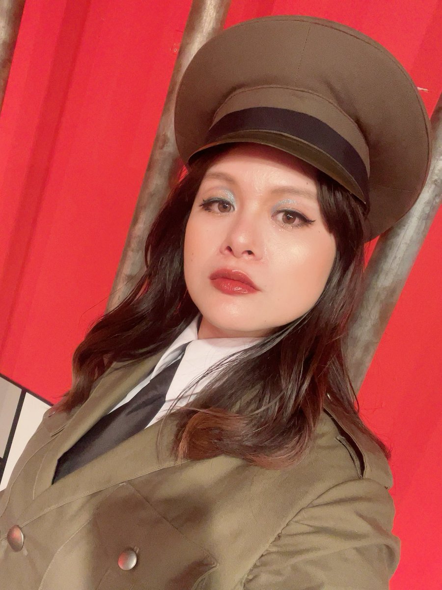 su_jrk's tweet photo. ローヤの休日に出演した際に観に来てくださった方がAIで作ってくれた🌹❤️‍🔥✨

嬉しすぎる！！

時が経ってもこんな風に思い出して作ってくれるのはとても幸せなことだよね🥰

当然ガチャのフィギュアはめちゃくちゃ可愛くなってる訳で本物はドラッグクイーンリスペクトな訳で。

でも正直これ欲しい🥀 https://t.co/cpmHrKSFty