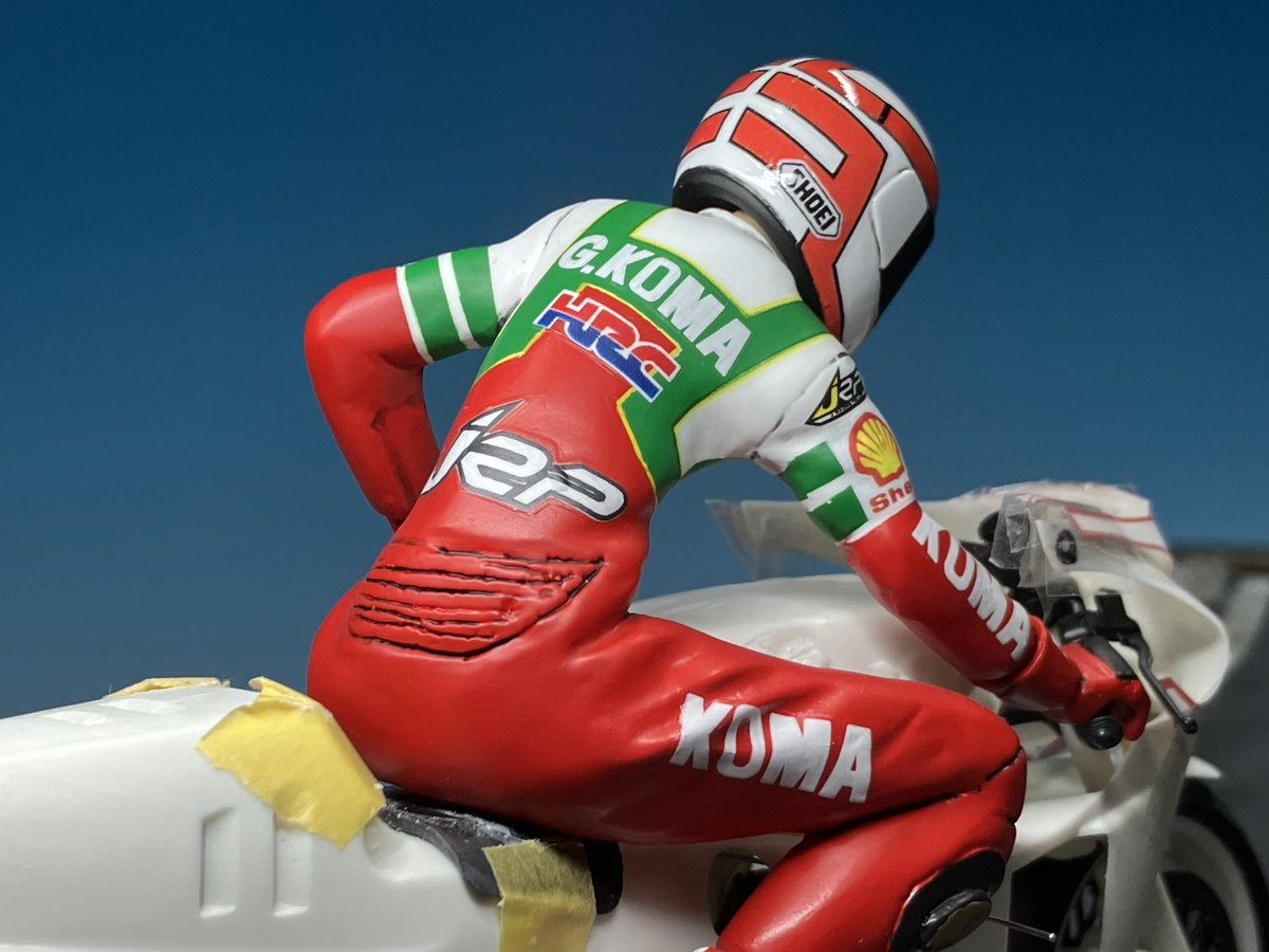 ヘルニアライダー tweet media