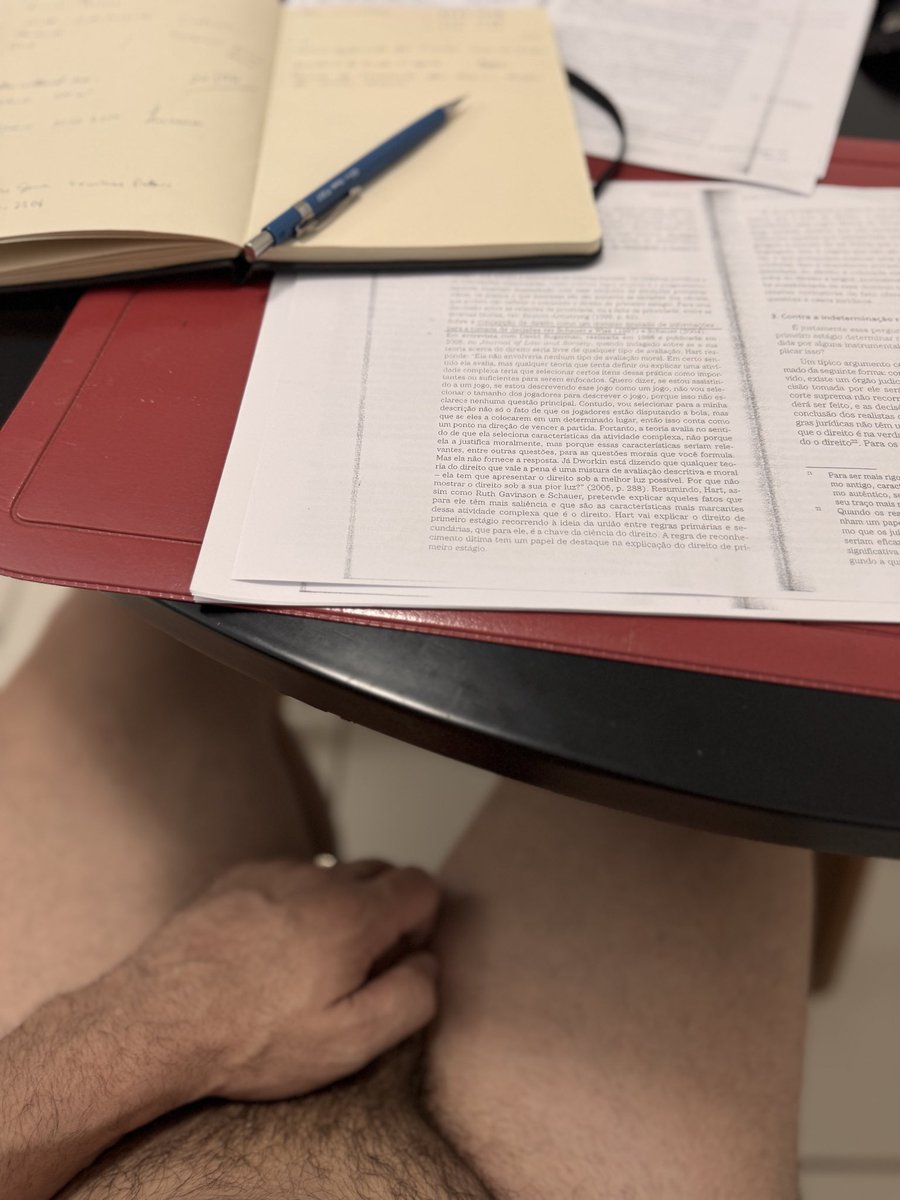 peleemfogo's tweet photo. Noite de estudos.

#sapiosexual https://t.co/iqUHhlztCW