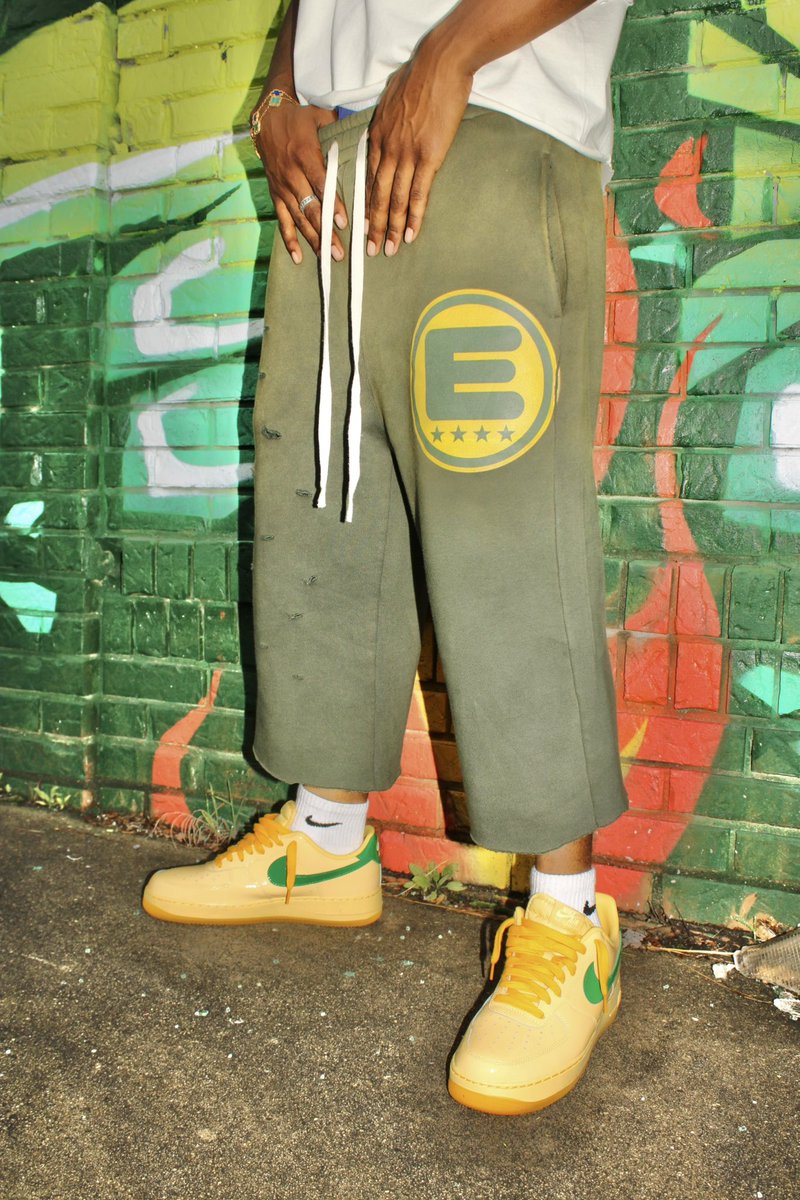 _pjtheking's tweet photo. 🤮 new collection 6/5 #EGAClothing https://t.co/ghAJ0bCf4K
