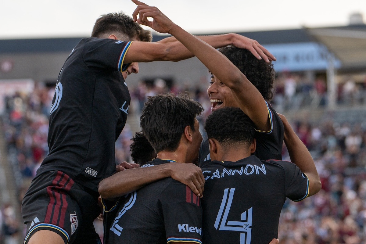 Burgundywave tweet picture