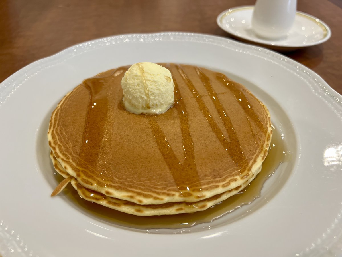 Lf0ur's tweet photo. ロイホ久しぶりだ。 https://t.co/aSAYmCs0Cy