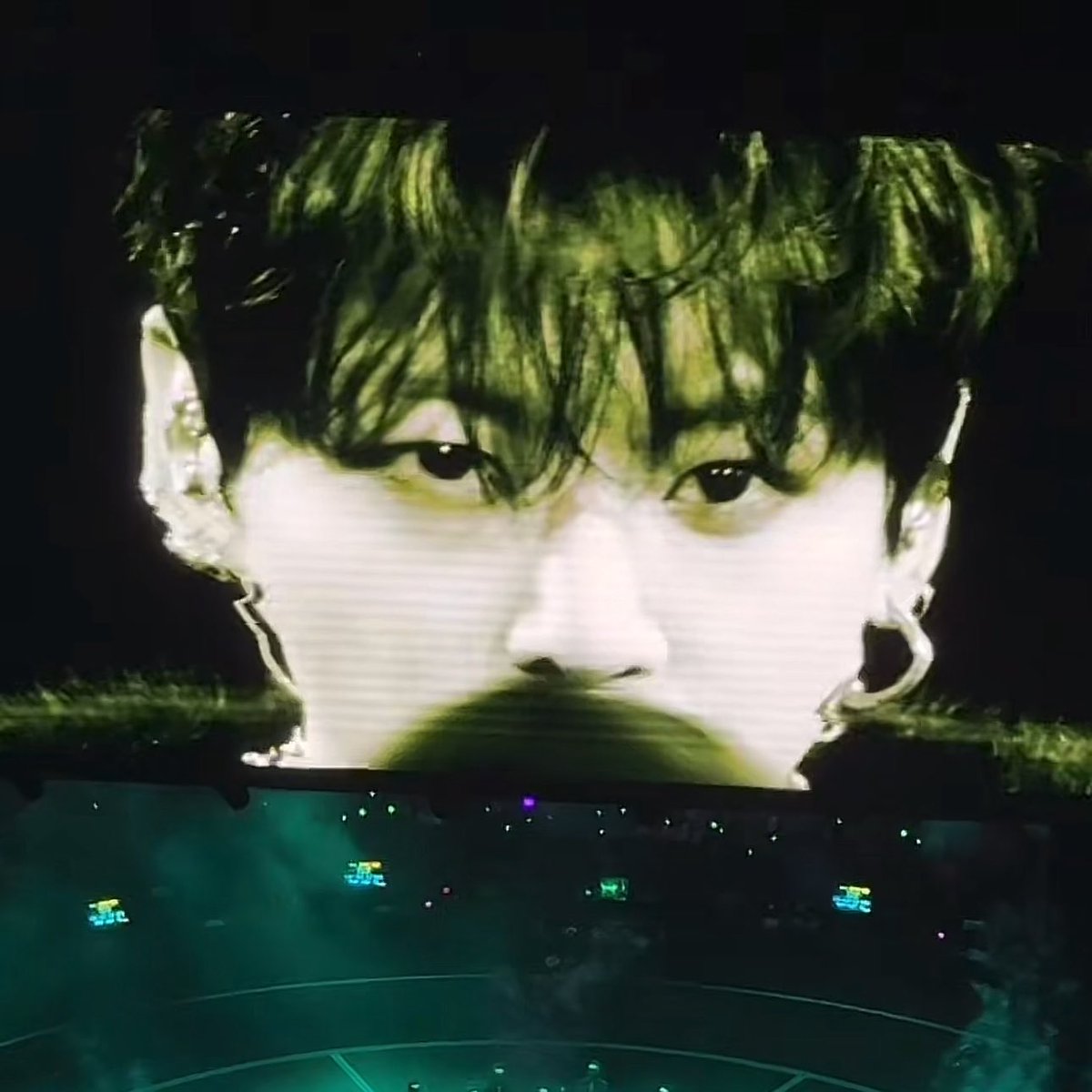 tthere4youu's tweet photo. omg this is literally jungkook’s ‘who’ eyes https://t.co/kdiVnm5UDR