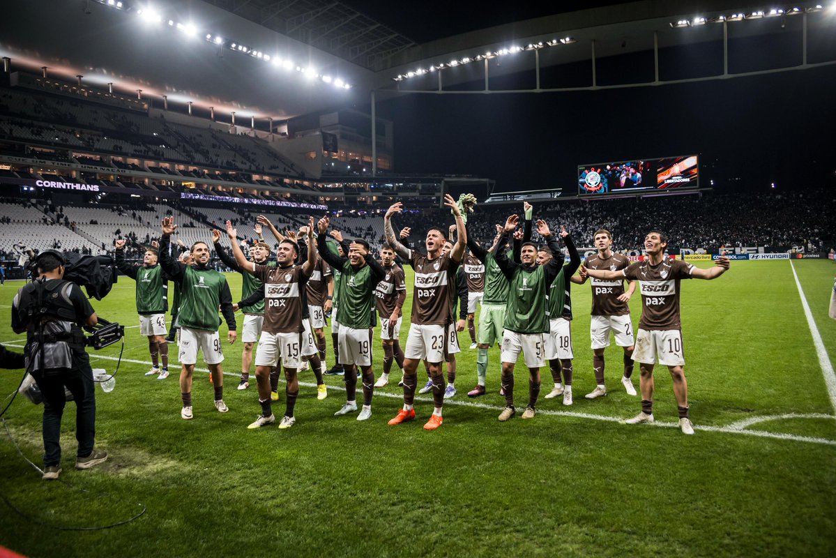 caplatense's tweet photo. Noites de Libertadores 😮‍💨🇧🇷

#𝐎𝐫𝐠𝐮𝐥𝐥𝐨𝐌𝐚𝐫𝐫𝐨́𝐧🤎 https://t.co/NShBFmZMdk
