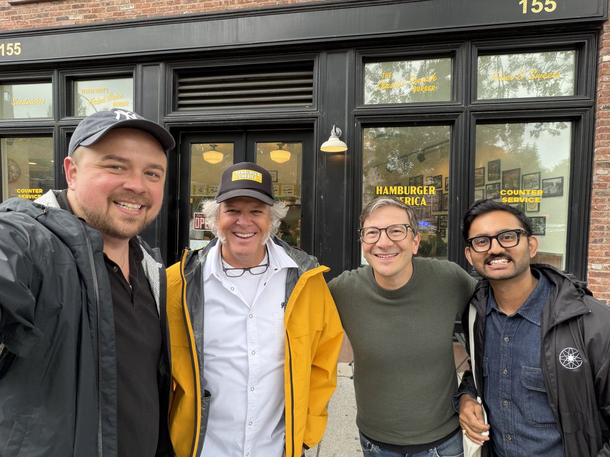 thelocalist's tweet photo. @meathead Had a chance to chat with Motz outside his *very* excellent burger shop in NYC with some @osvllc colleagues last week. What an incredible guy! Shared some amazing industry stories with us. https://t.co/thJtSUHbek