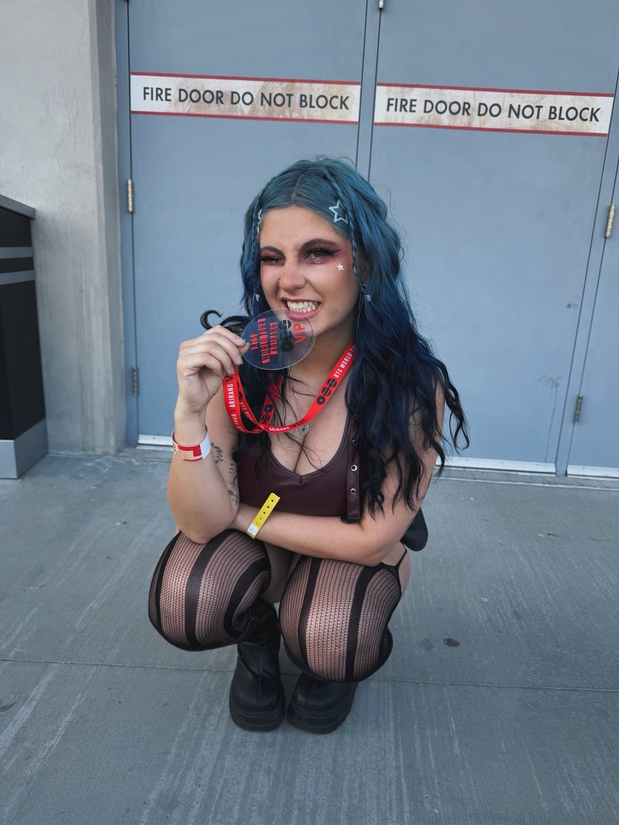 sugasmoonlightt's tweet photo. Vegas was literally so fun 🤍 https://t.co/P1FYkwJbAr