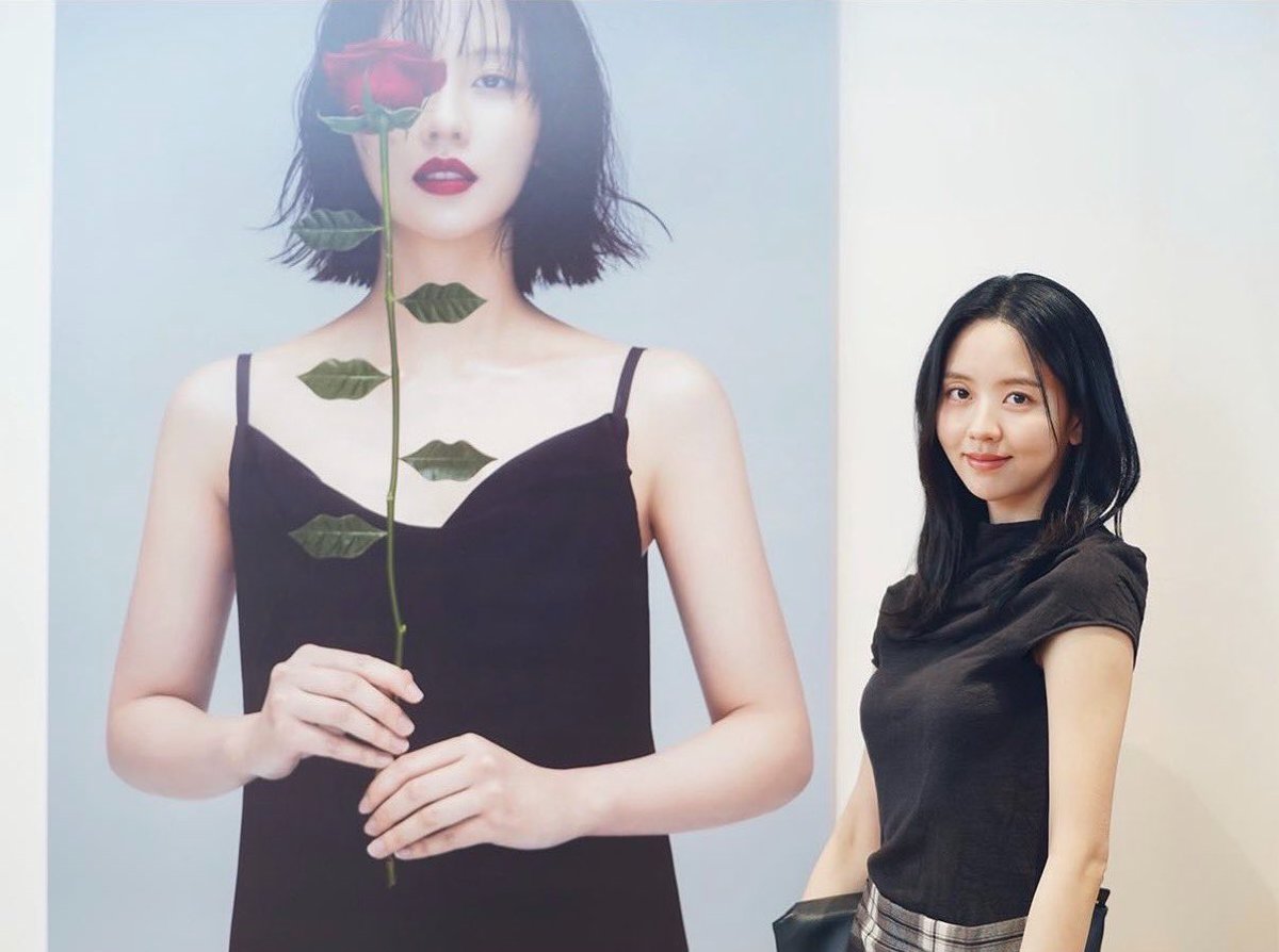 cikiyayatata's tweet photo. behind every successful woman is herself ✨ https://t.co/SeepEdLCuZ