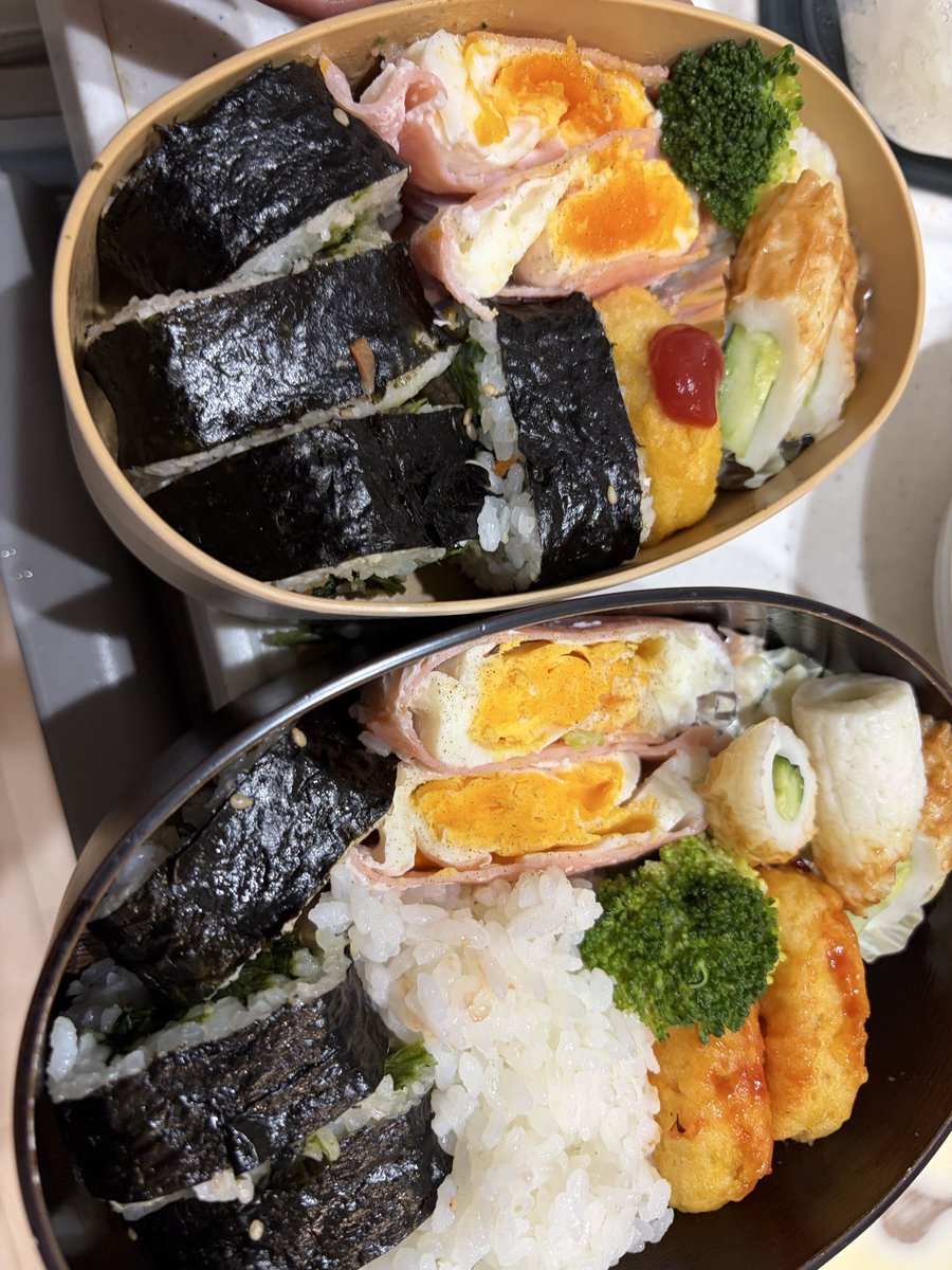 beek895's tweet photo. 〜本日弁当🍱〜
⚫︎キンパ
⚫︎ハムたまご
⚫︎ちくわきゅうり
⚫︎ポテトサラダ
⚫︎ブロッコリー🥦
⚫︎ナゲット

ぎゅーぎゅーに詰めてやったぜ！！！ https://t.co/3UEUgMppFo