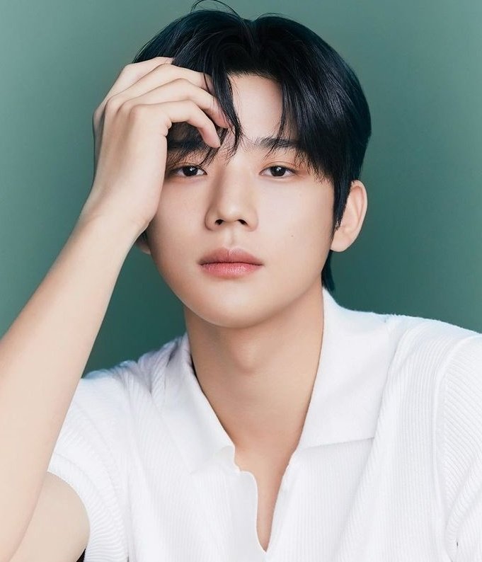 hallyuforums's tweet photo. #MoonSangMin and #ShinSiA confirmed to play the leads in Netflix's upcoming coming of age romance drama 'Do Not Climb Over The Wall'; filming set to begin in September 2026.

#HallyuForums #Hallyu #KDrama https://t.co/MWD3oKTXAy