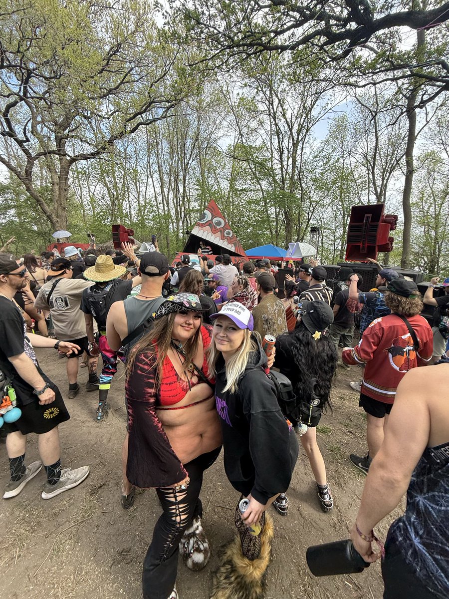 cosmichails333's tweet photo. infrasound ❤️‍🔥🌱🌸🐸💜🍄‍🟫 https://t.co/LXuzsjjUFl