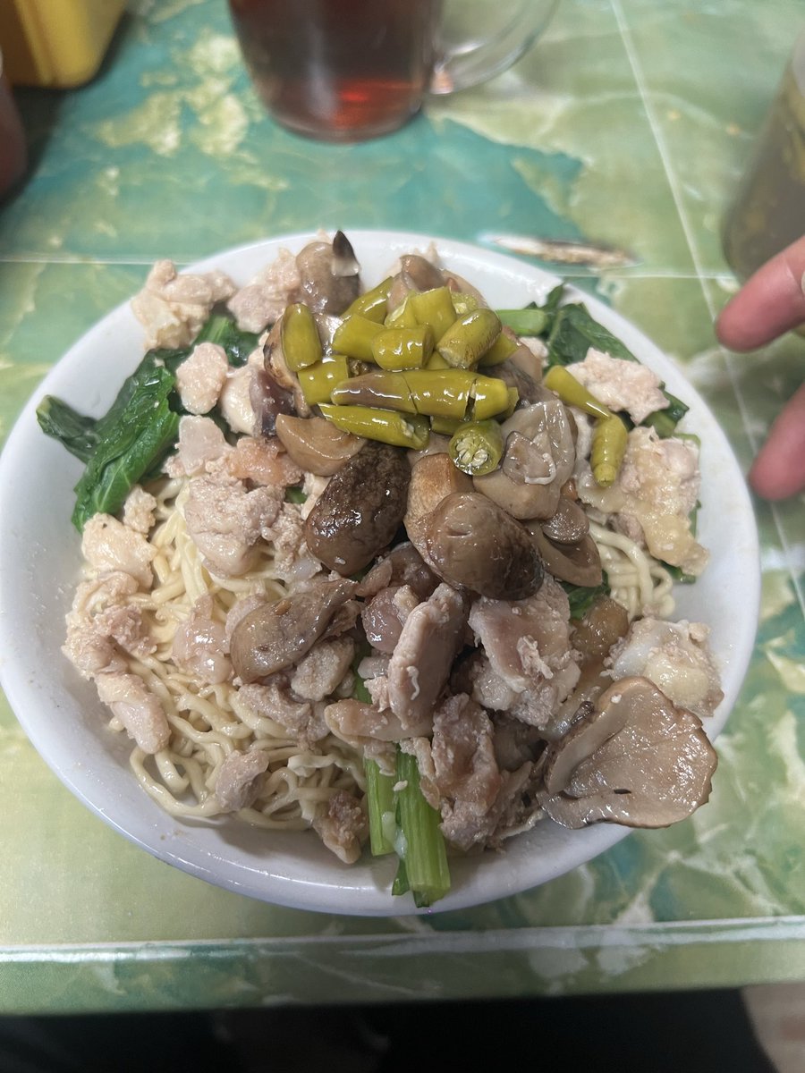 seoranginterist's tweet photo. Mengawali pagi hari mengisi amunisi di daerah kwitang mie ayam jamur. https://t.co/pBg5vzf8vU