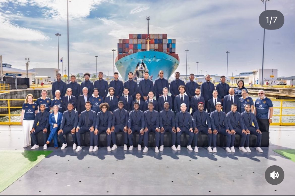 carrasquillism's tweet photo. Hay que decir que domaron con la foto oficial de la selección 

Fotón https://t.co/IK2P4DeDlQ