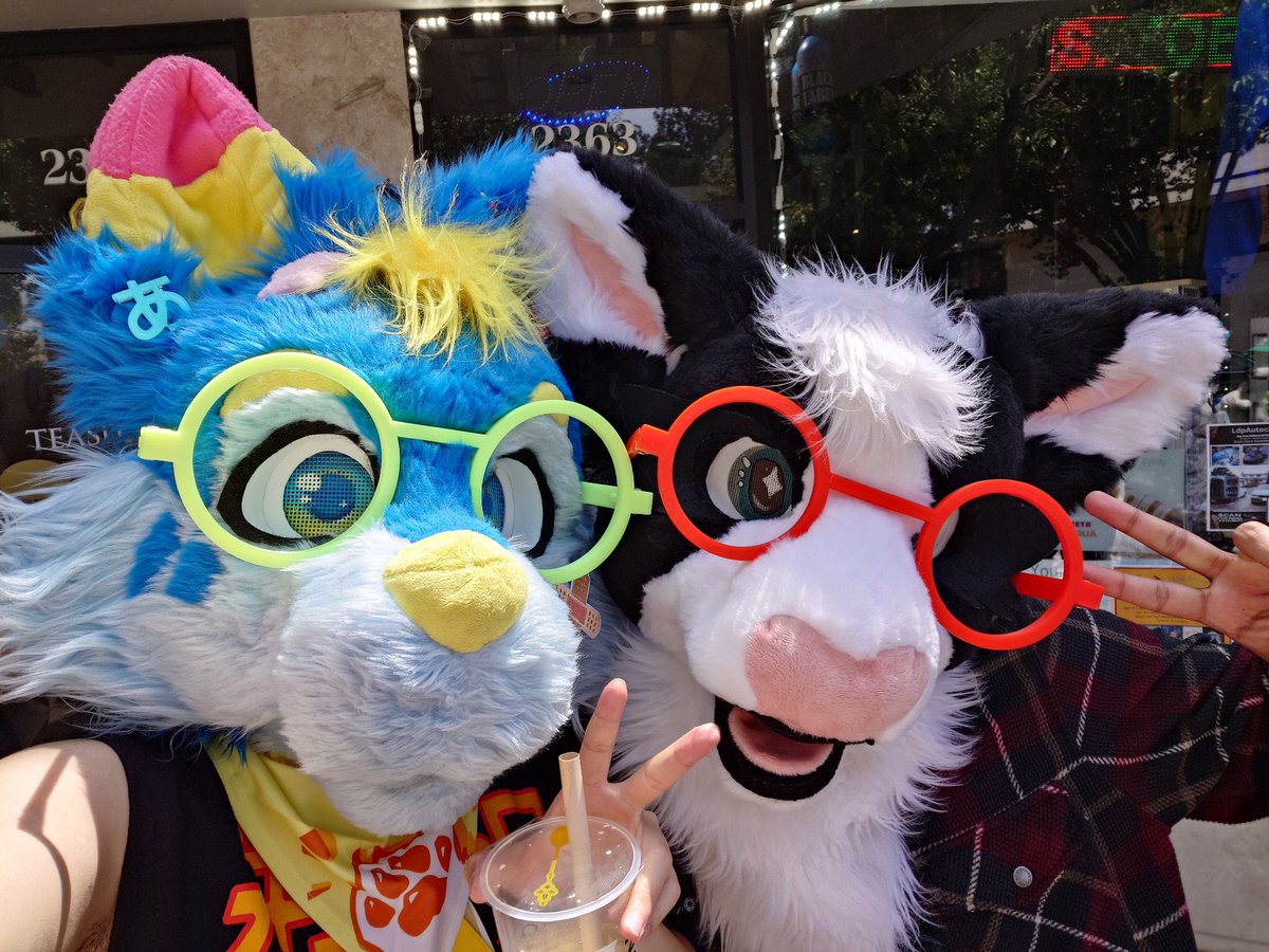 FluffyArx's tweet photo. Tasty Bois ✨🐺🐄 https://t.co/d6J73Ac4VH