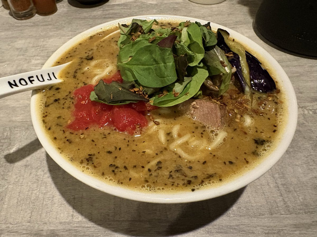 nicoras_1's tweet photo. 5/27
#らーめんつけ麺NOFUJI 

・MISOカレーらーめん（限定、大盛り、ライス）

ライスどぼん！

正解！

 #ノフジ 
 #つけ麺 
 #ラーメン 
 #みそラーメン 
 #札幌市豊平区平岸 
 #地下鉄南平岸駅 
 #味噌ラーメン https://t.co/Kt9hEQ7q2q
