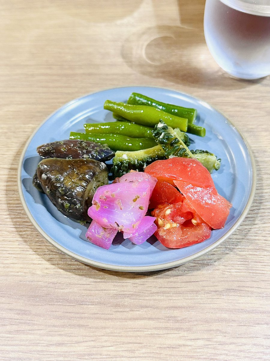 K_2B4's tweet photo. 有休飲み🍺
牛すじカレーと食べ放題御惣菜ビュッフェでござる https://t.co/tKc9gtwg9J