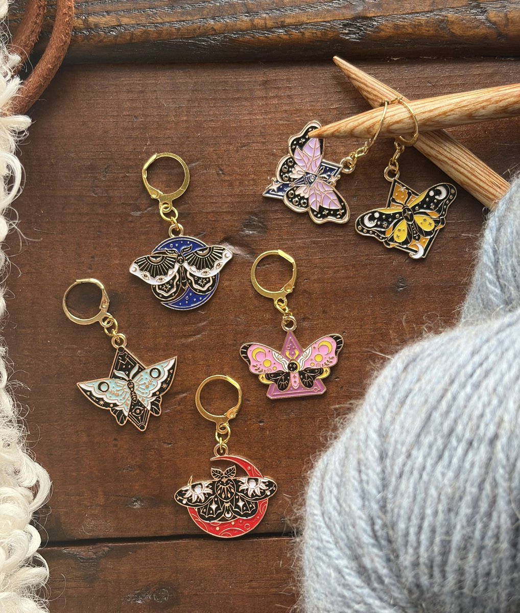 SarahInskeep1's tweet photo. These Favs (Moth and Butterfly Stitch Markers) are restocked in the shop! 

Check them out at: https://t.co/qkPZhGa1yr

These are locking stitch markers for knitting and crochet, and will fit up to needle size US 11/8 mm. 

#thewoollywolfe 
#thewoollywolfeknits 
#stitchmarkers https://t.co/4Ddl4tgGs3