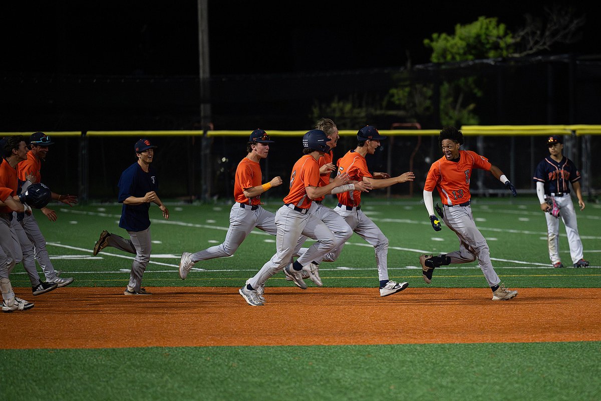 WildkitBaseball's tweet photo. Wildkit Walkoff Winner by Noah Nelson in the bottom of the 7th inning giving the Kits a 1-0 victory. 🧡💙⚾️🔥 https://t.co/QNERmUoe2O