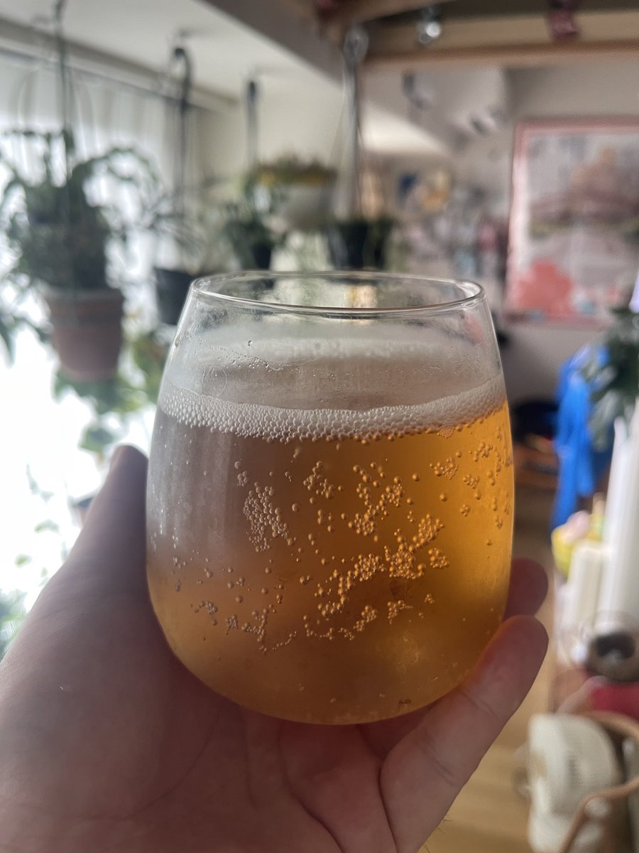 ike_yukai's tweet photo. トビーさんに教えてもらった、尿酸値が高い人や痛風の人にもおすすめの麦茶に強炭酸水割りがバカうまい！のどごしと麦の香りがひきたって、これだけでお腹いっぱいになるぞ！サウナ上がりにも良さそう。いや、絶対にいい！🍺⭐️ https://t.co/nOSGa3o38E