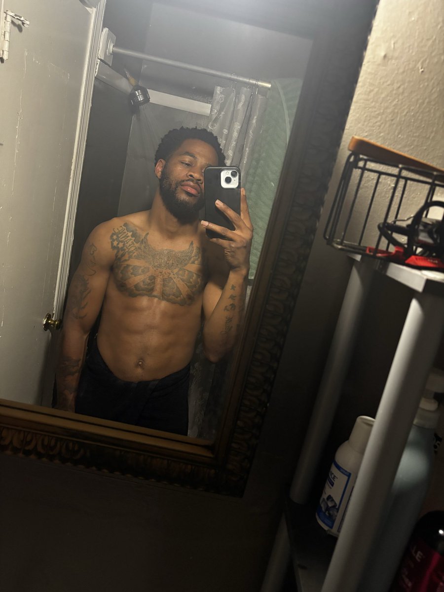 NbaBreezy's tweet photo. Gym doing me right 😉 https://t.co/GDdtHRRgi5