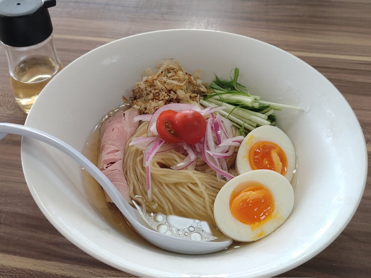 chataneehan's tweet photo. 煮干し冷やし麺(白醬油)
美味しかった😋💕

#煮干し冷やし麺 #白醬油 #美味しい #らーめんよつ葉 https://t.co/jJNkuBlzV8