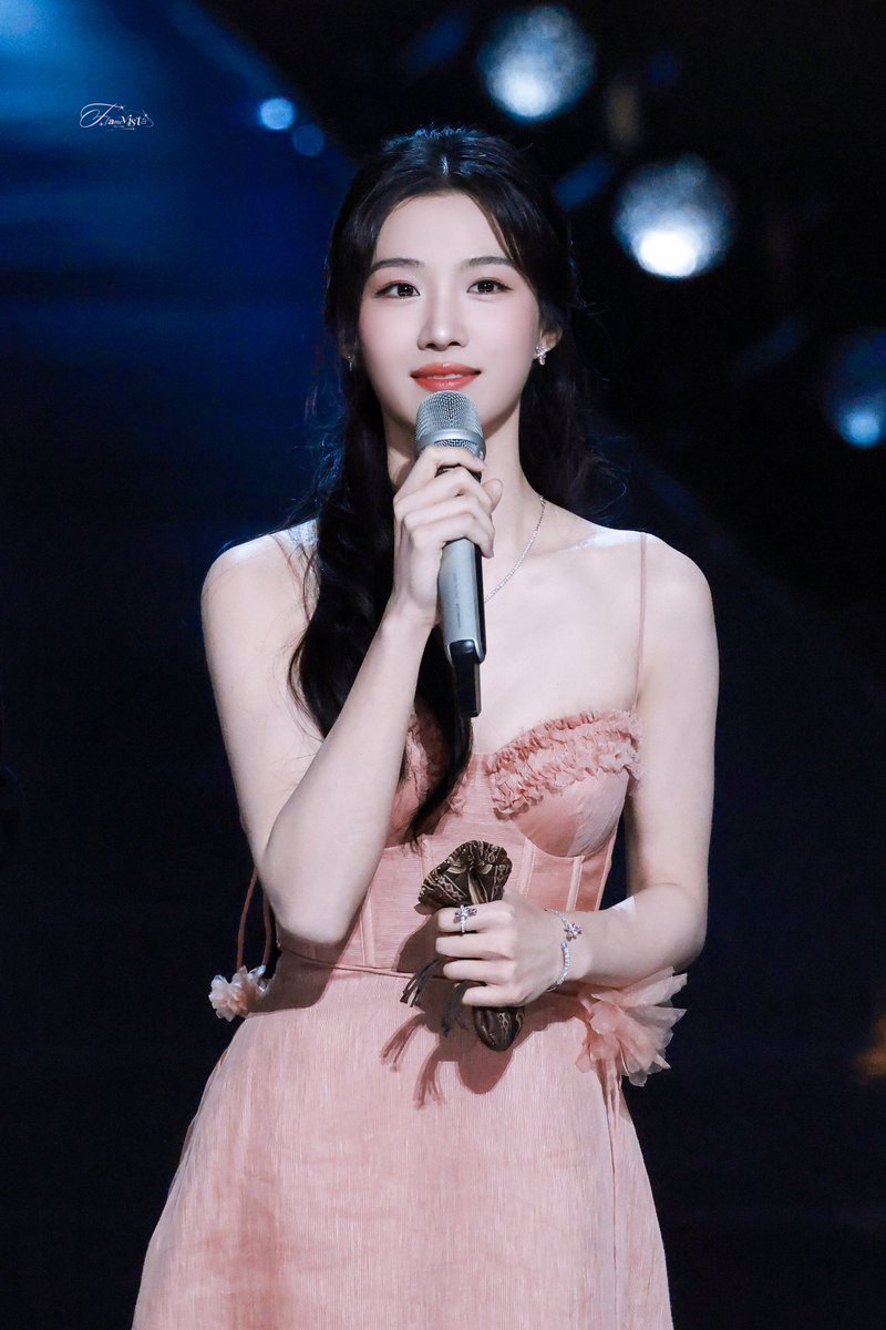 루나🌙 tweet media