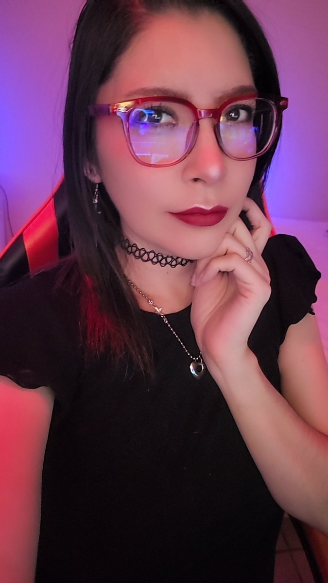 Karificent's tweet photo. Hoy andamos de chill #animalcrossing #nintendo @NintendoLatam @animalcrossing https://t.co/7pjRGI4ofd