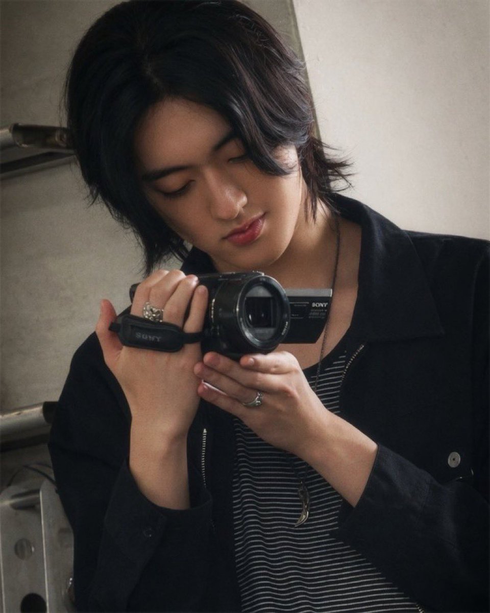 irohasuyou's tweet photo. Missing The Class President! Where is he?! https://t.co/yNALcYpMuE
