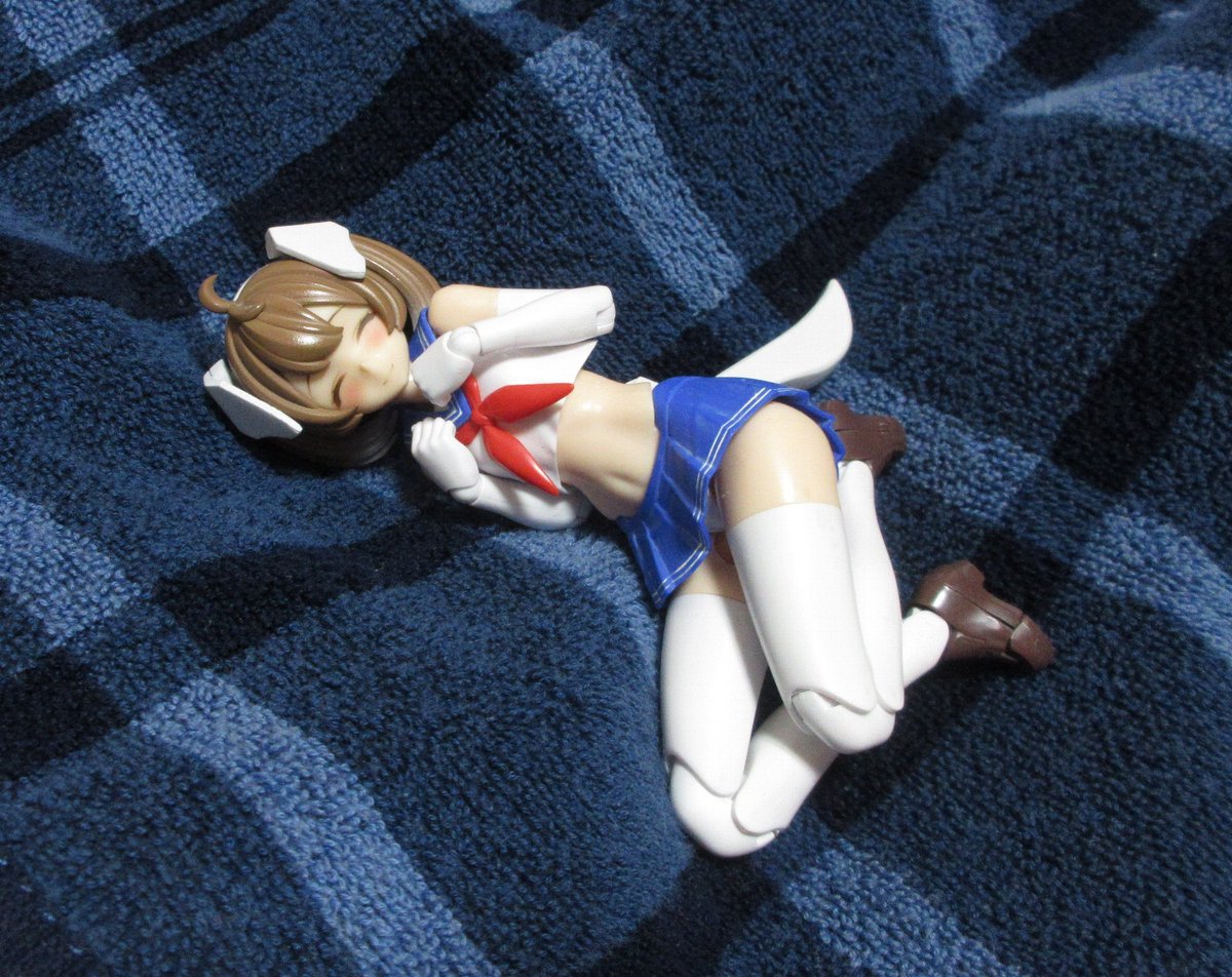 bT1fFB0SWI22604's tweet photo. 部屋着
お出かけ用
バトル用
#同じキャラですが異なる装備の姿を晒す https://t.co/n5szozgn0C