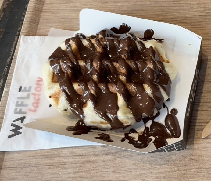 aaa_re1's tweet photo. ビール
ムール貝
ベルギーチョコレートかけたワッフル
フリッツ

ベルギーベルギーした食事
@Fantrance00 @STVV_JP @stvv 
#Fantrance #ベルギーで応援 #STVV https://t.co/0CVDE4TMX4