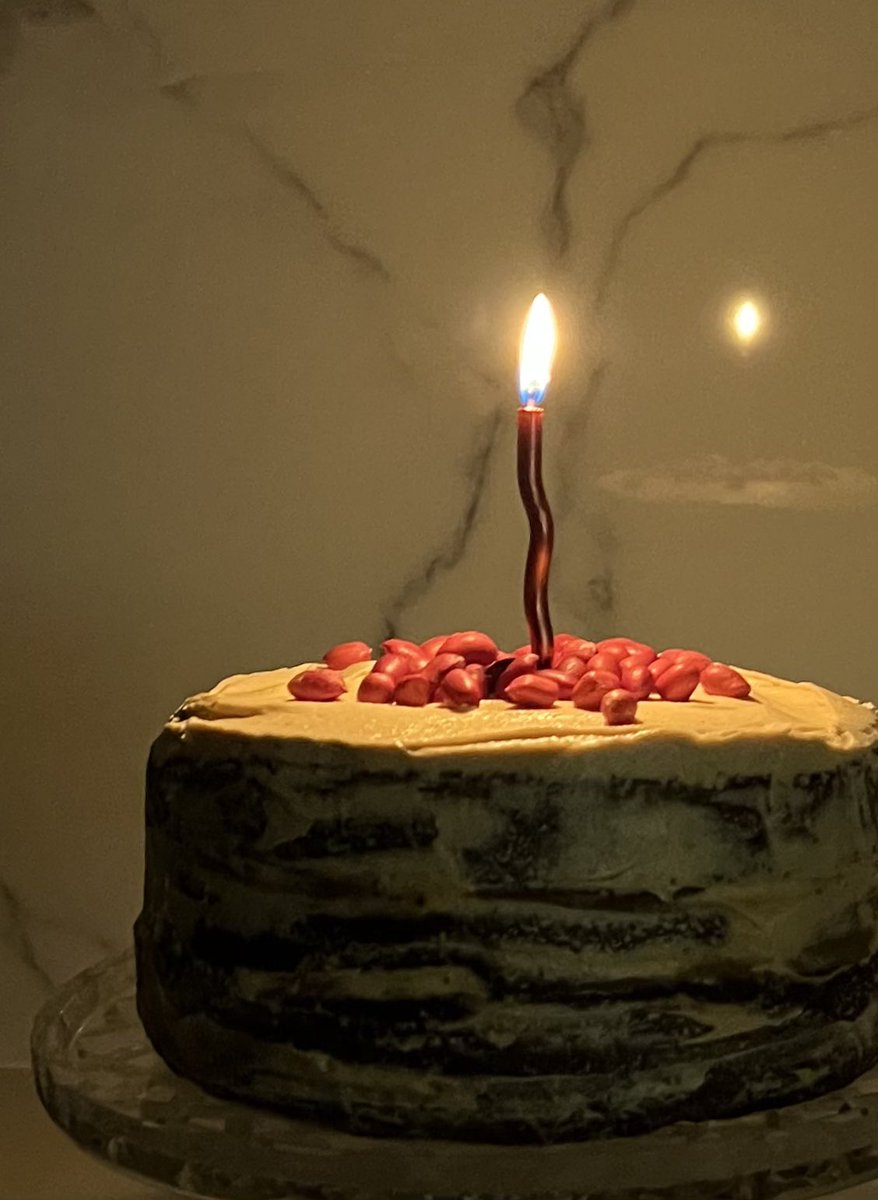 gastrominogue's tweet photo. 💎 Happy Birthday #KylieMinogue ! ❤️
🎂
Devils Food Cake with Dolce de Leche filling & Peanut Buttercream. Garnished with Australian Red Peanuts.
🎉
This is the fourth birthday cake in what I’m now calling the ‘Tension Series’. This series began in 2023 with the beating #Padam Heart, then the ‘Cherry On Top Of The Cake’ Gateau.
💃🏼
Last year saw the MSG New York Cheesecake, and this year we reference the iconic #Barbie doll - originally created by Ruth Handler, with flavours inspired by the American #BabyRuth Chocolate Bar.