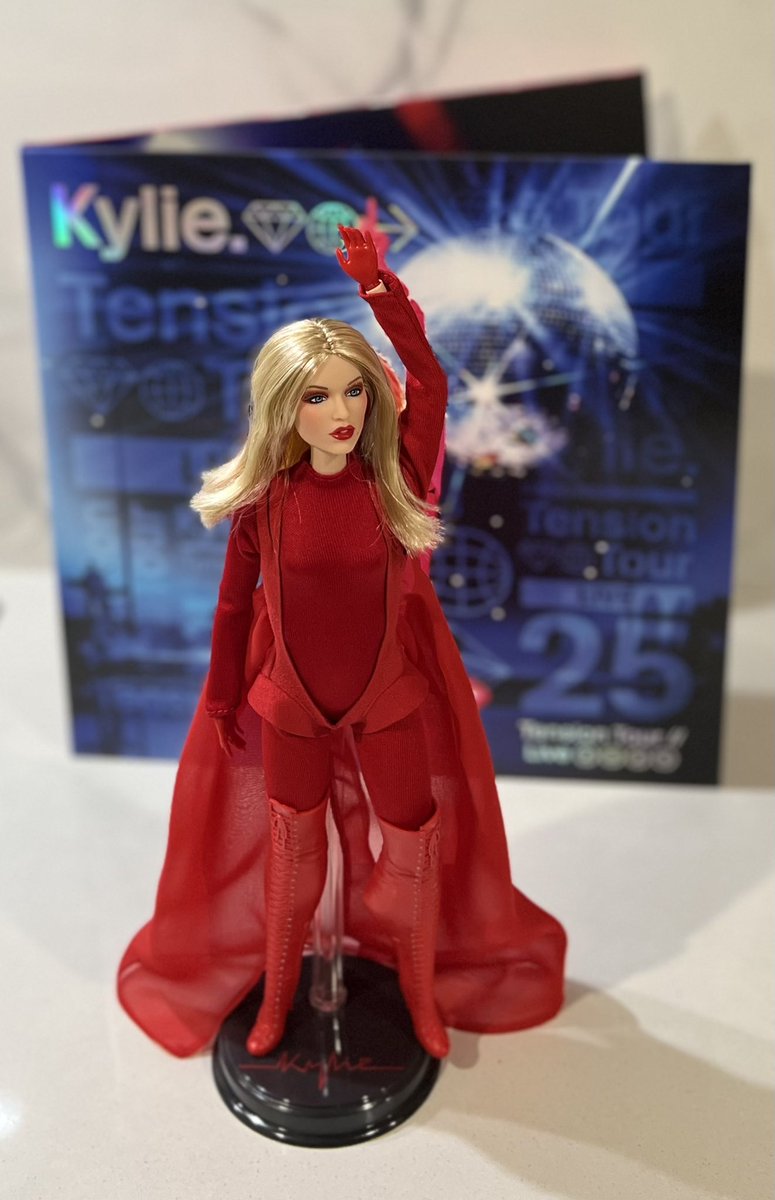 gastrominogue's tweet photo. 💎 Happy Birthday #KylieMinogue ! ❤️
🎂
Devils Food Cake with Dolce de Leche filling & Peanut Buttercream. Garnished with Australian Red Peanuts.
🎉
This is the fourth birthday cake in what I’m now calling the ‘Tension Series’. This series began in 2023 with the beating #Padam Heart, then the ‘Cherry On Top Of The Cake’ Gateau.
💃🏼
Last year saw the MSG New York Cheesecake, and this year we reference the iconic #Barbie doll - originally created by Ruth Handler, with flavours inspired by the American #BabyRuth Chocolate Bar.