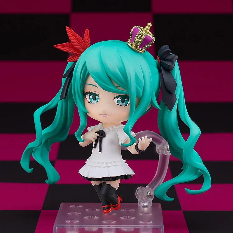 hobbysearch's tweet photo. ねんどろいど 初音ミク ワールドイズマイン 2024Ver.

🎼予約受付中🎼
https://t.co/cj5UEMUXwN
「#初音ミク」が、イラストレーターredjuice氏によって描かれた最新イラスト「#ワールドイズマイン 2024」を元にねんどろいど化！

表情パーツ：「にっこり顔」「流し目笑顔」「赤面顔」
オプションパーツ：「王冠」「いちごの乗ったショートケーキ」ほか