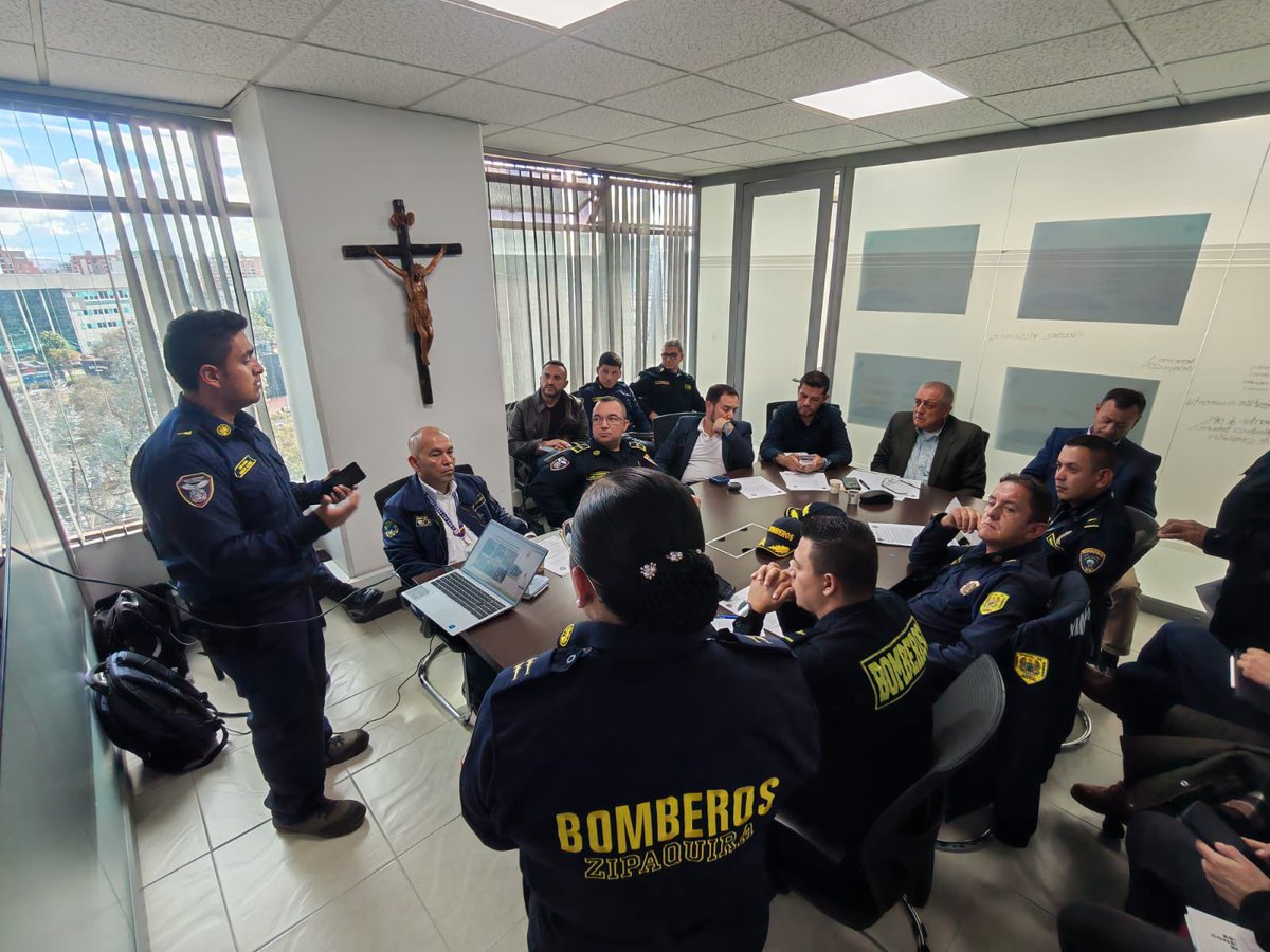 SecGobCundi's tweet photo. En la 1.a Reunión de la Junta Departamental de Bomberos 👨🏽🚒 se revisaron necesidades cercanas con relación al fenómeno del niño y se aprobó la creación del Cuerpo de Bomberos de #Tausa y de #Pasca. Un avance en la atención de emergencias, logrando una #CundinamarcaSegura https://t.co/W9037amHhv
